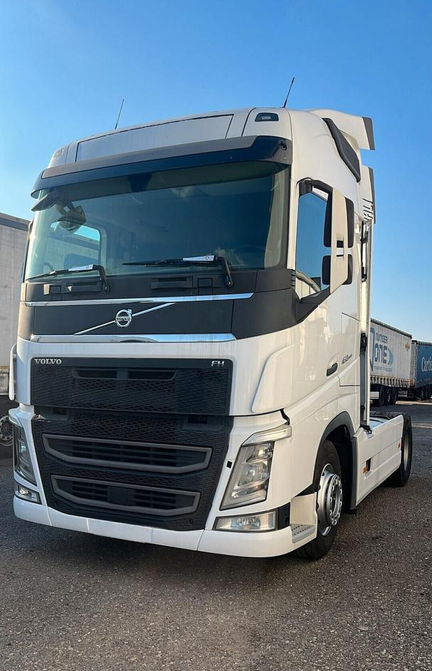 Volvo FH 460 Euro 6 Globetrotter 2018 - Тягач: фото 2 Volvo FH 460 Euro 6 Globetrotter 2018 - Тягач: фото 2