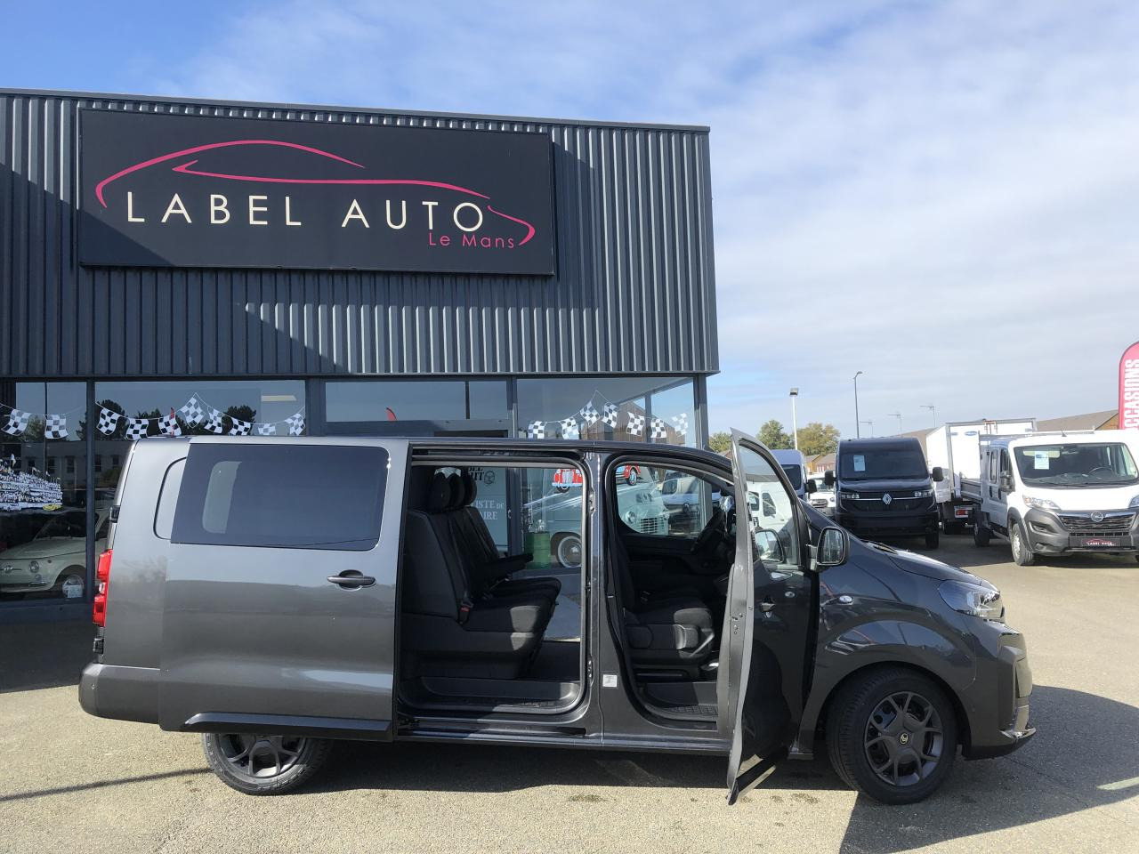 CITROEN Jumpy XL 2.0 BlueHDi - 180 S&S - BV EAT8 III CABINE APPROFONDIE Cabine approfondie Fixe PHASE 2 - Цельнометаллический фургон: фото 3 CITROEN Jumpy XL 2.0 BlueHDi - 180 S&S - BV EAT8 III CABINE APPROFONDIE Cabine approfondie Fixe PHASE 2 - Цельнометаллический фургон: фото 3