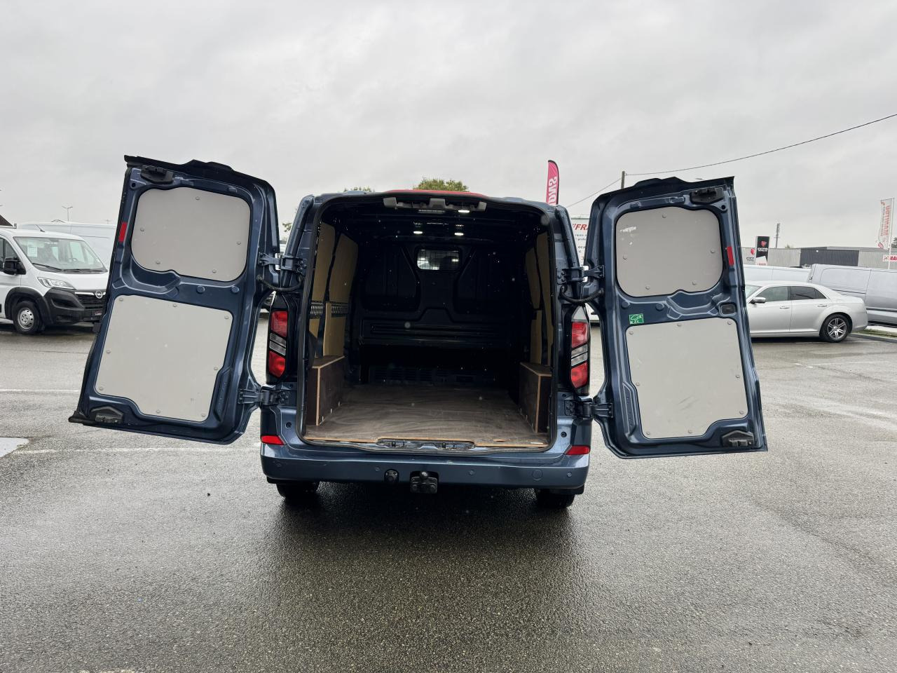FORD Transit Custom 2.0 EcoBlue 170 ch BVA Fourgon 320 L1H1 Limited - Цельнометаллический фургон: фото 2 FORD Transit Custom 2.0 EcoBlue 170 ch BVA Fourgon 320 L1H1 Limited - Цельнометаллический фургон: фото 2