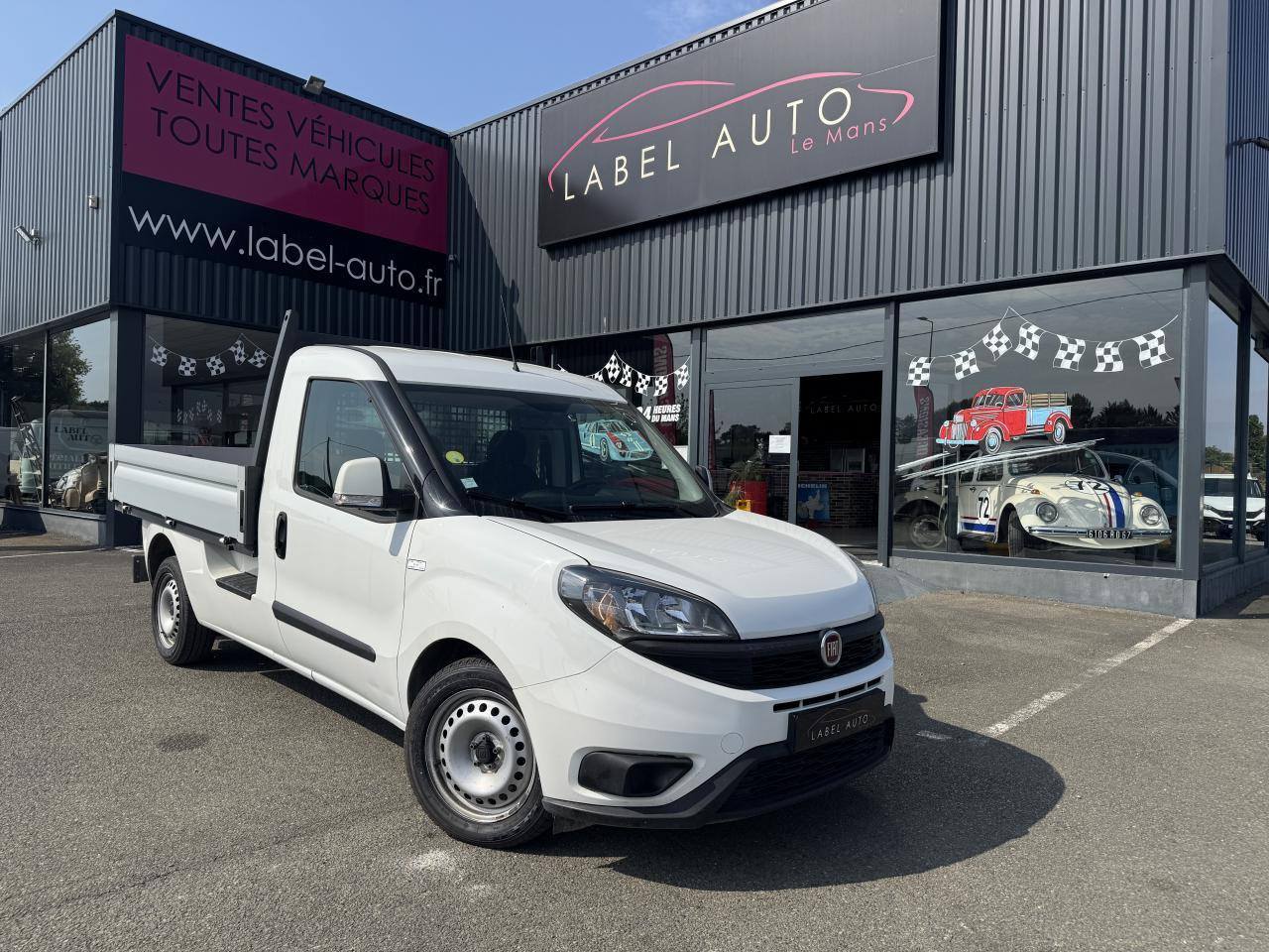 Fiat Doblo Cargo Cargo 1.6 Multijet 16V 105 ch WORK UP PLATEAU Pro Lounge - Малотоннажный бортовой грузовик: фото 2 Fiat Doblo Cargo Cargo 1.6 Multijet 16V 105 ch WORK UP PLATEAU Pro Lounge - Малотоннажный бортовой грузовик: фото 2