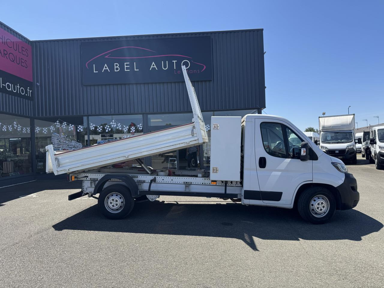 Fiat Ducato 3.5 MAXI L 2.3 MULTIJET 160CH BENNE ACIER PACK PRO NAV + COFFRE JPM - Малотоннажный самосвал: фото 1 Fiat Ducato 3.5 MAXI L 2.3 MULTIJET 160CH BENNE ACIER PACK PRO NAV + COFFRE JPM - Малотоннажный самосвал: фото 1
