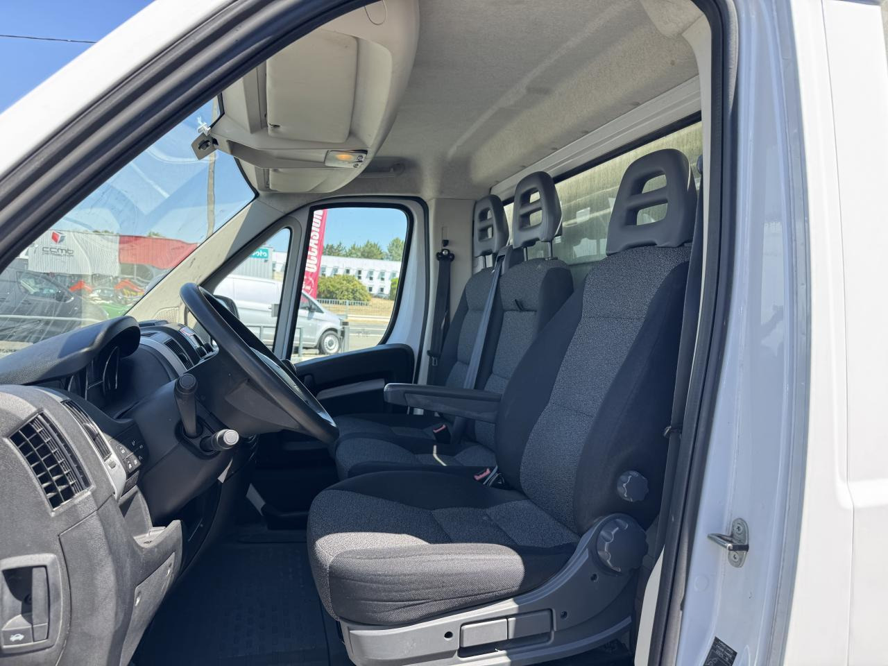Fiat Ducato 3.5 MAXI L 2.3 MULTIJET 160CH BENNE ACIER PACK PRO NAV + COFFRE JPM - Малотоннажный самосвал: фото 4 Fiat Ducato 3.5 MAXI L 2.3 MULTIJET 160CH BENNE ACIER PACK PRO NAV + COFFRE JPM - Малотоннажный самосвал: фото 4