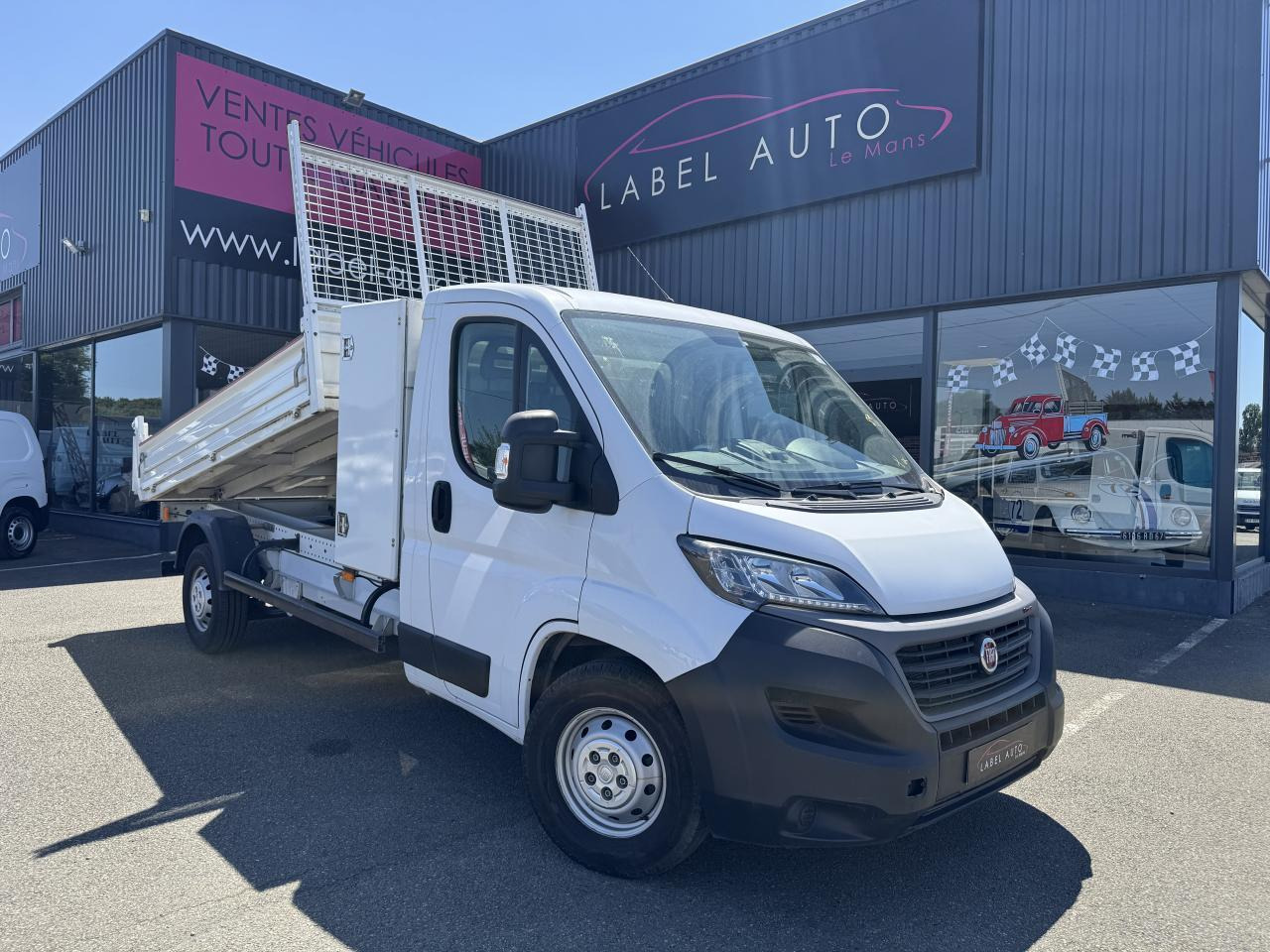 Fiat Ducato 3.5 MAXI L 2.3 MULTIJET 160CH BENNE ACIER PACK PRO NAV + COFFRE JPM - Малотоннажный самосвал: фото 2 Fiat Ducato 3.5 MAXI L 2.3 MULTIJET 160CH BENNE ACIER PACK PRO NAV + COFFRE JPM - Малотоннажный самосвал: фото 2