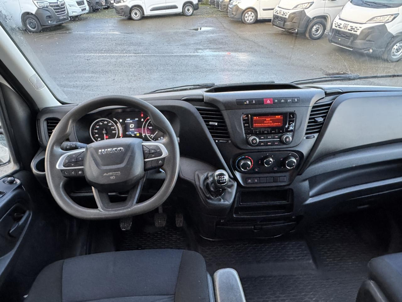 IVECO DAILY 35C14 BENNE COFFRE DOUBLE CABINE RJ 6 places - Малотоннажный самосвал, Грузопассажирский фургон: фото 4 IVECO DAILY 35C14 BENNE COFFRE DOUBLE CABINE RJ 6 places - Малотоннажный самосвал, Грузопассажирский фургон: фото 4