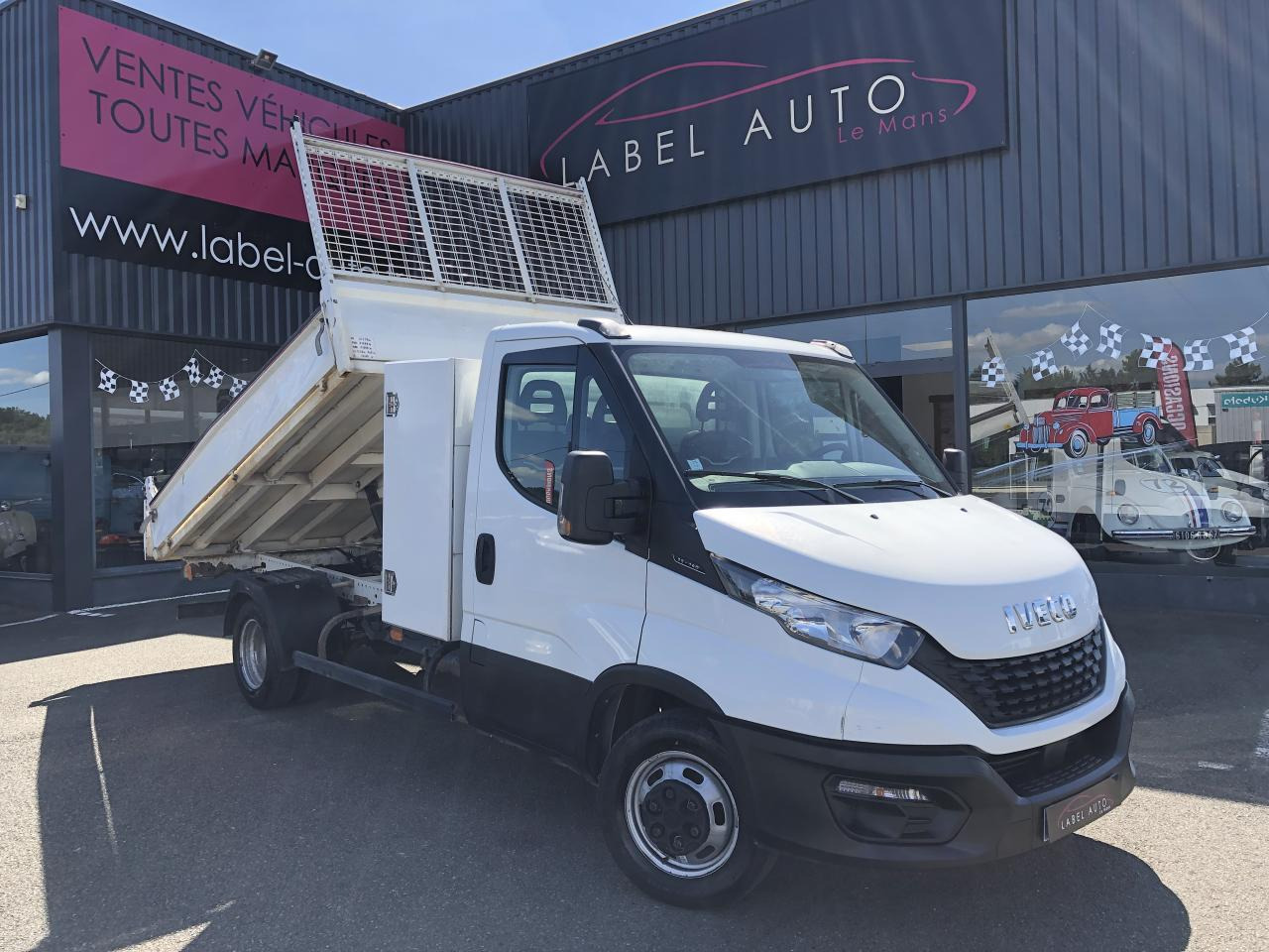 IVECO Daily 35C14 3T5 BENNE + COFFRE RJ 2.3L 140CH - Малотоннажный самосвал: фото 2 IVECO Daily 35C14 3T5 BENNE + COFFRE RJ 2.3L 140CH - Малотоннажный самосвал: фото 2