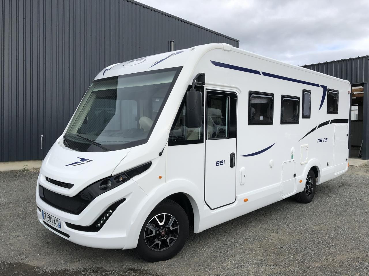 MC LOUIS NEVIS 281 - Интегрированный автодом: фото 1 MC LOUIS NEVIS 281 - Интегрированный автодом: фото 1