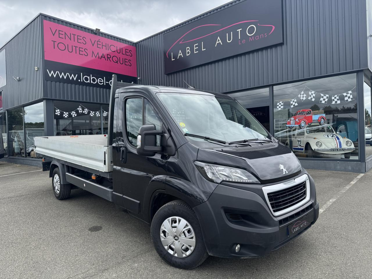 Peugeot Boxer PEUGEOT 3T5 PLATEAU 4M20 2.2 HDI 140 CH PREMIUM - Малотоннажный бортовой грузовик: фото 4 Peugeot Boxer PEUGEOT 3T5 PLATEAU 4M20 2.2 HDI 140 CH PREMIUM - Малотоннажный бортовой грузовик: фото 4