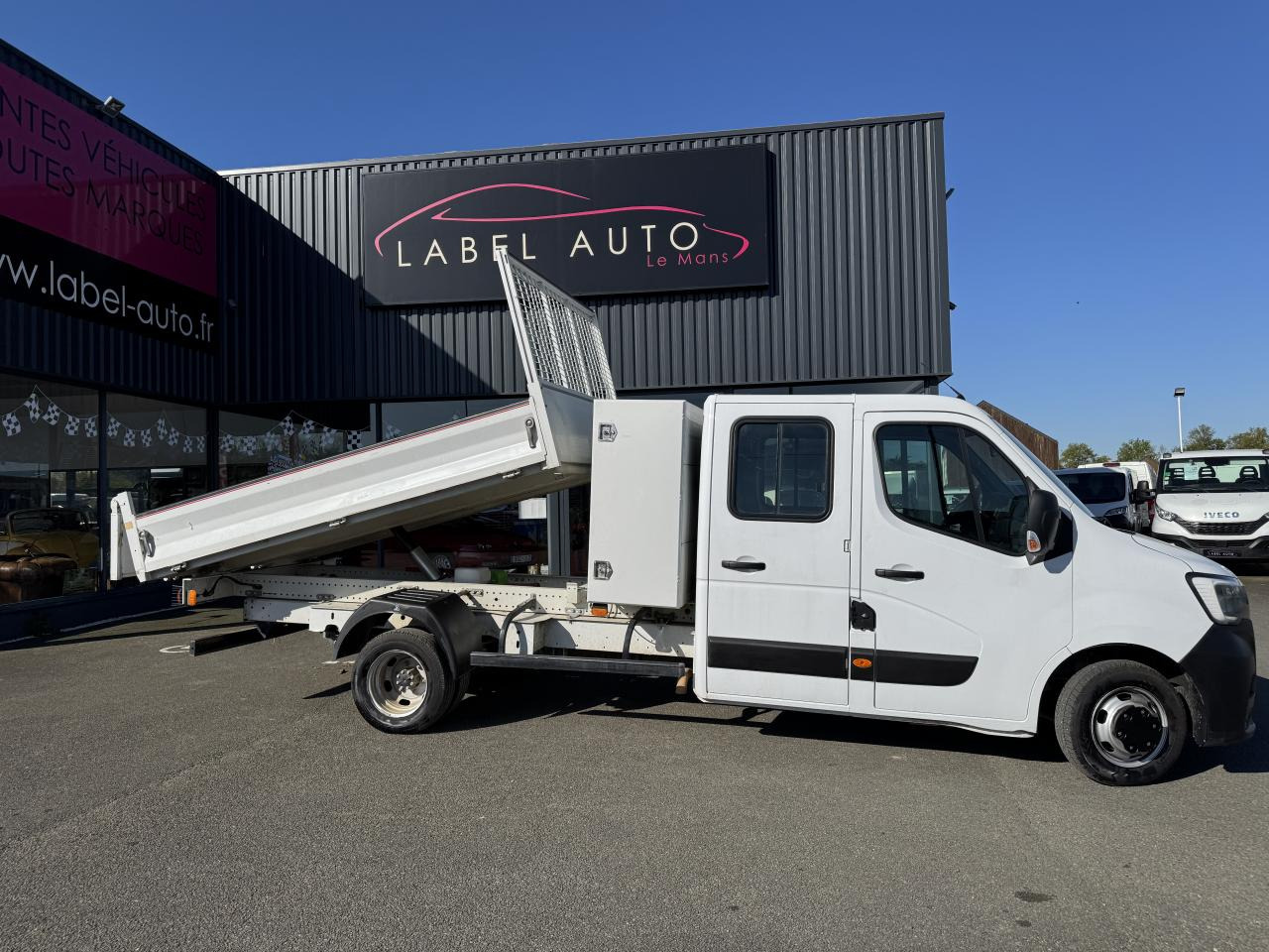 RENAULT MASTER 3T5 BENNE + COFFRE RJ DOUBLE CABINE 6 PL 2.3 DCI 130 CH CONFORT + GPS + REGUL + CLIM - Малотоннажный самосвал: фото 1 RENAULT MASTER 3T5 BENNE + COFFRE RJ DOUBLE CABINE 6 PL 2.3 DCI 130 CH CONFORT + GPS + REGUL + CLIM - Малотоннажный самосвал: фото 1