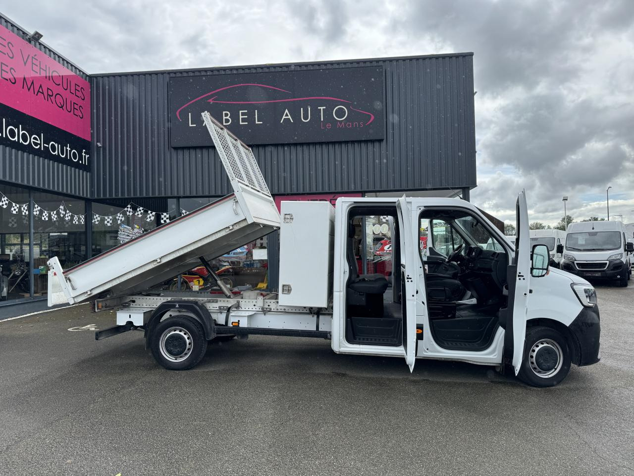 RENAULT Master BTP 3.5t 2.8 dCi - 130 II PROPULSION BENNE DOUBLE CABINE Propulsion Benne Double Cabine PHAS - Малотоннажный самосвал, Грузопассажирский фургон: фото 1 RENAULT Master BTP 3.5t 2.8 dCi - 130 II PROPULSION BENNE DOUBLE CABINE Propulsion Benne Double Cabine PHAS - Малотоннажный самосвал, Грузопассажирский фургон: фото 1