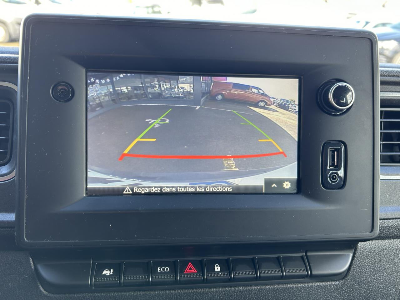 Цельнометаллический фургон RENAULT Master Confort F3500 L3H2 2.3 dCi - 135 III CABINE APPROFONDIE Cabine approfondie L3H2 Traction PHA: фото 11 Цельнометаллический фургон RENAULT Master Confort F3500 L3H2 2.3 dCi - 135 III CABINE APPROFONDIE Cabine approfondie L3H2 Traction PHA: фото 11