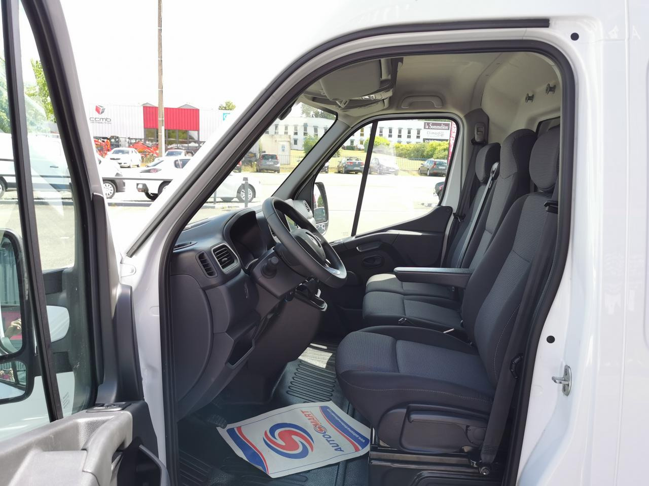 RENAULT Master Grand Confort F3500 L3H2 2.3 dCi - 135 III FOURGON Fourgon L3H2 Traction PHASE 3 - Цельнометаллический фургон: фото 5 RENAULT Master Grand Confort F3500 L3H2 2.3 dCi - 135 III FOURGON Fourgon L3H2 Traction PHASE 3 - Цельнометаллический фургон: фото 5