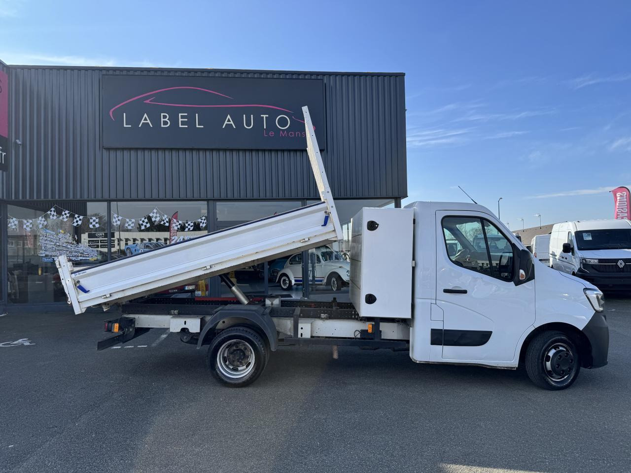 Renault Master BENNE COFFRE Confort R3500RJ L3 2.3 dCi 130CH - Малотоннажный самосвал: фото 1 Renault Master BENNE COFFRE Confort R3500RJ L3 2.3 dCi 130CH - Малотоннажный самосвал: фото 1