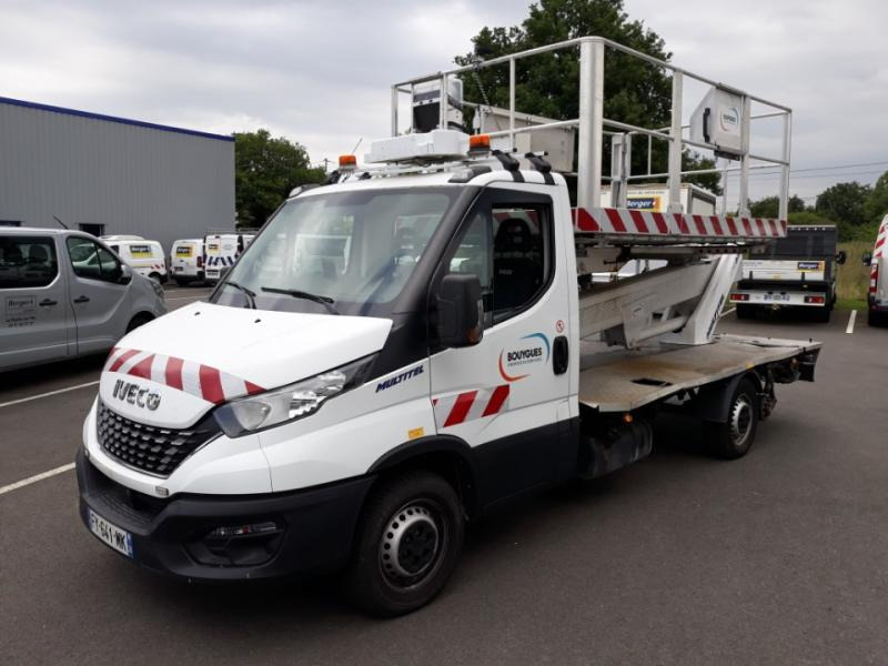 Iveco Daily 35S14 Plateau Nacelle 6m50 Spécial tunnel - Грузовик с подъемником: фото 1 Iveco Daily 35S14 Plateau Nacelle 6m50 Spécial tunnel - Грузовик с подъемником: фото 1