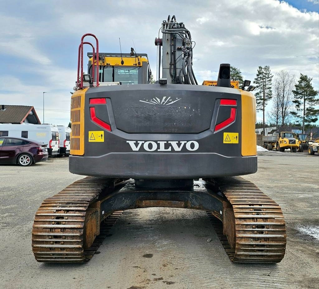 Volvo ECR 235 DL - Гусеничный экскаватор: фото 4 Volvo ECR 235 DL - Гусеничный экскаватор: фото 4