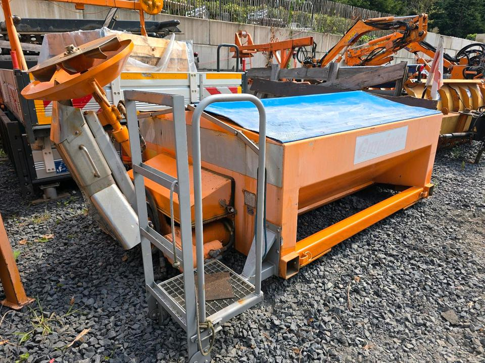 Gmeiner Yeti 2000 TC EWA Salzstreuer Streuautomat Salzsilo Bucher Aufbau für Unimog UGE UGN 405/10 405/12 U318 U 318 423 323 327 427 429 Schmidt Winterdienst - Разбрасыватель песка/ Соли: фото 1 Gmeiner Yeti 2000 TC EWA Salzstreuer Streuautomat Salzsilo Bucher Aufbau für Unimog UGE UGN 405/10 405/12 U318 U 318 423 323 327 427 429 Schmidt Winterdienst - Разбрасыватель песка/ Соли: фото 1