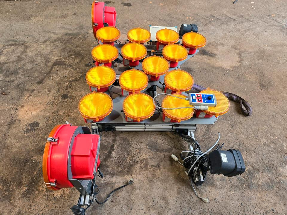 Horizont Blinkpfeinalage für Unimog mit Xenonscheinwerfer Dachträger Nissen Vz616 Funkwarnmeldeanlage passend für UGE UGN U290 U 300 400 500 405 218 219 318 319 423 427 430 527 530 Mercedes-Benz Dach - Свет/ Освещение для Строительной техники: фото 2 Horizont Blinkpfeinalage für Unimog mit Xenonscheinwerfer Dachträger Nissen Vz616 Funkwarnmeldeanlage passend für UGE UGN U290 U 300 400 500 405 218 219 318 319 423 427 430 527 530 Mercedes-Benz Dach - Свет/ Освещение для Строительной техники: фото 2