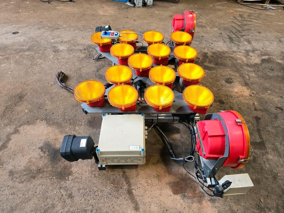 Horizont Blinkpfeinalage für Unimog mit Xenonscheinwerfer Dachträger Nissen Vz616 Funkwarnmeldeanlage passend für UGE UGN U290 U 300 400 500 405 218 219 318 319 423 427 430 527 530 Mercedes-Benz Dach - Свет/ Освещение для Строительной техники: фото 4 Horizont Blinkpfeinalage für Unimog mit Xenonscheinwerfer Dachträger Nissen Vz616 Funkwarnmeldeanlage passend für UGE UGN U290 U 300 400 500 405 218 219 318 319 423 427 430 527 530 Mercedes-Benz Dach - Свет/ Освещение для Строительной техники: фото 4