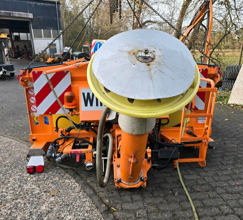 Küpper-Weisser IMSSN 2,7m3 F2527HFS IMSSF Salzstreuer Winterdienst Streuautomat Streusilo Solestreuer passend für UNIMOG 405/10 405/12 UGE UGN U300 400 500 530 430 318 423 - Разбрасыватель песка/ Соли: фото 4 Küpper-Weisser IMSSN 2,7m3 F2527HFS IMSSF Salzstreuer Winterdienst Streuautomat Streusilo Solestreuer passend für UNIMOG 405/10 405/12 UGE UGN U300 400 500 530 430 318 423 - Разбрасыватель песка/ Соли: фото 4