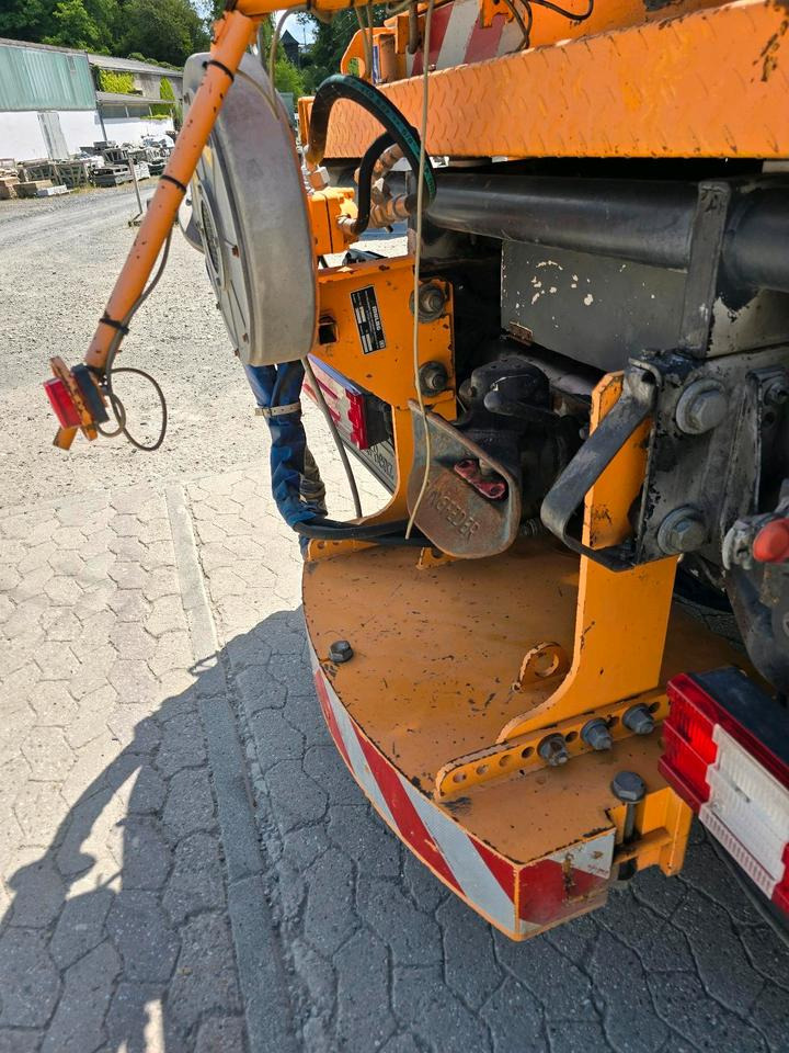 Mulag Heckgewicht mit Gebläse für Unimog 405 u300 U 400 500 UGN UGE 423 427 318 218 530 430 535 Böschungsmäher Böschungsmulcher Dücker - Разбрасыватель песка/ Соли: фото 2 Mulag Heckgewicht mit Gebläse für Unimog 405 u300 U 400 500 UGN UGE 423 427 318 218 530 430 535 Böschungsmäher Böschungsmulcher Dücker - Разбрасыватель песка/ Соли: фото 2