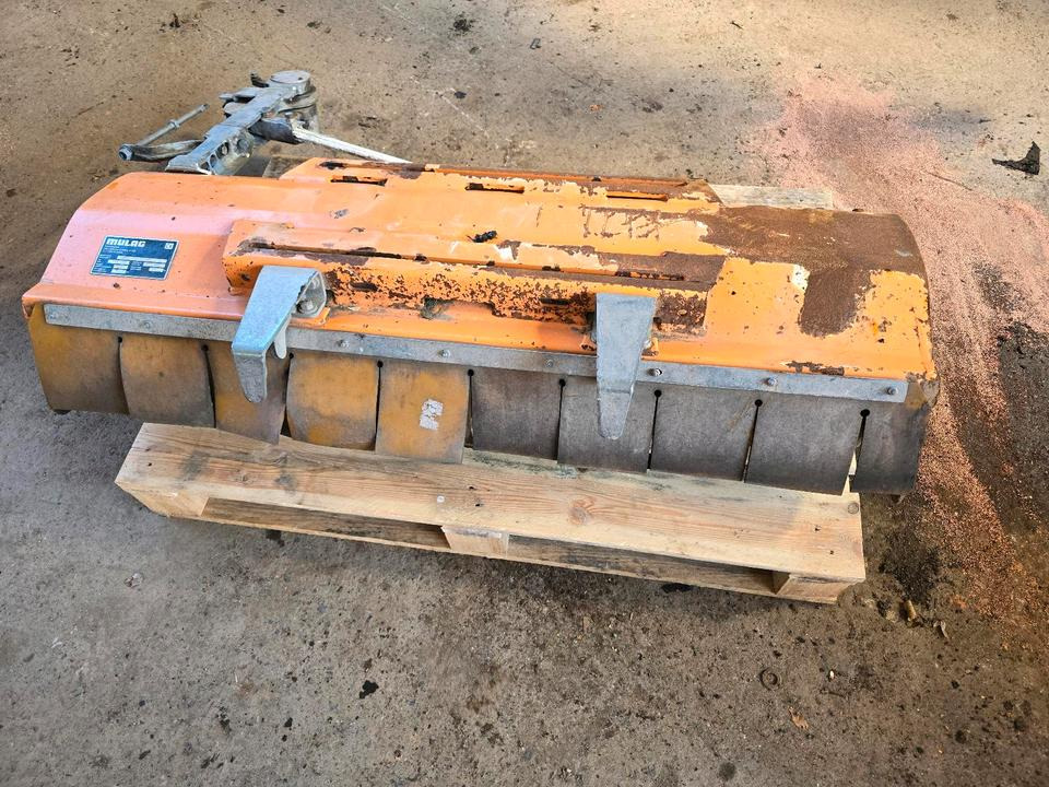 Mulag RMK 1200 BJ. 2015 Randstreifenmäher Böschungsmäher Böschungsmulcher für FME 600 700 MKM FMK Unimog 405 424 427 U 300 400 500 430 - Боковая косилка-измельчитель: фото 1 Mulag RMK 1200 BJ. 2015 Randstreifenmäher Böschungsmäher Böschungsmulcher für FME 600 700 MKM FMK Unimog 405 424 427 U 300 400 500 430 - Боковая косилка-измельчитель: фото 1