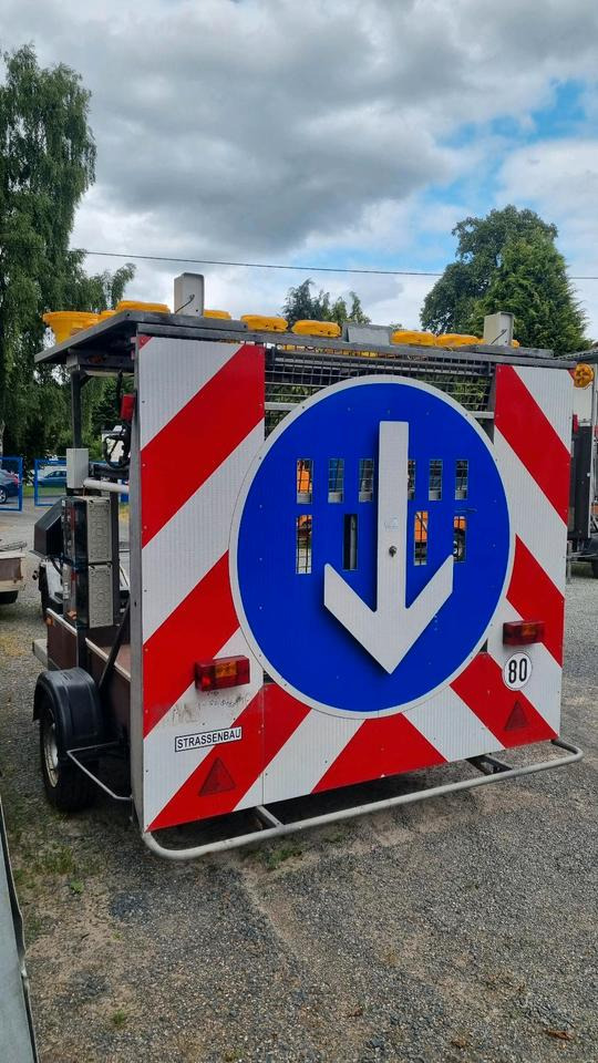 Nissen VZ616 Absperrtafel LED Funkwarnmeldeanlage Sperrwand Sperrtafel Verkehrsleittafel Verkehrsleitanhänger Verkehrssicherungsanhänger Leittafel Verkehrssicherung Vorwarner Vorwarntafel ABT - Строительное оборудование, Прицеп: фото 3 Nissen VZ616 Absperrtafel LED Funkwarnmeldeanlage Sperrwand Sperrtafel Verkehrsleittafel Verkehrsleitanhänger Verkehrssicherungsanhänger Leittafel Verkehrssicherung Vorwarner Vorwarntafel ABT - Строительное оборудование, Прицеп: фото 3