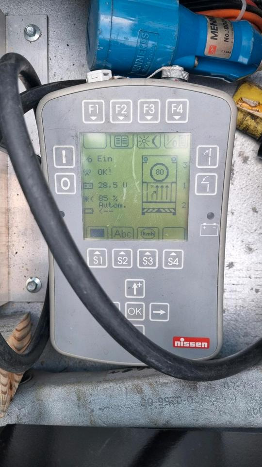 Прицеп Neuwertige Nissen LED VLT Verkehrsleittafel Verkehrsleitanhänger Verkehrssicherungsanhänger Leitanhänger Leittafel Absperrtafel FAT Verkehrssicherung GPS: фото 8