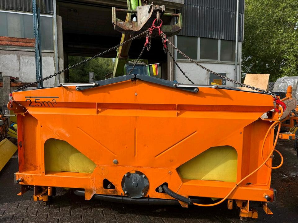 Salzstreuer Küpper-Weisser 2,7m3 IMS IMSSL F25027 HFS für Unimog UGN UGE 424 427 405 U300 U 300 400 500 MERCEDES-BENZ 218 219 318 323 423 427 327 430 429 430 435 Salzsilo Streuautomat Winterdienst - Разбрасыватель песка/ Соли: фото 5 Salzstreuer Küpper-Weisser 2,7m3 IMS IMSSL F25027 HFS für Unimog UGN UGE 424 427 405 U300 U 300 400 500 MERCEDES-BENZ 218 219 318 323 423 427 327 430 429 430 435 Salzsilo Streuautomat Winterdienst - Разбрасыватель песка/ Соли: фото 5
