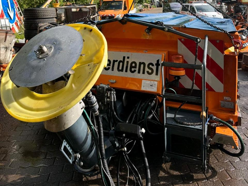 Salzstreuer Küpper-Weisser 2,7m3 IMS IMSSL F25027 HFS für Unimog UGN UGE 424 427 405 U300 U 300 400 500 MERCEDES-BENZ 218 219 318 323 423 427 327 430 429 430 435 Salzsilo Streuautomat Winterdienst - Разбрасыватель песка/ Соли: фото 4 Salzstreuer Küpper-Weisser 2,7m3 IMS IMSSL F25027 HFS für Unimog UGN UGE 424 427 405 U300 U 300 400 500 MERCEDES-BENZ 218 219 318 323 423 427 327 430 429 430 435 Salzsilo Streuautomat Winterdienst - Разбрасыватель песка/ Соли: фото 4