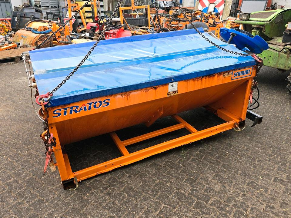 Salzstreuer Stratos F25K-19 für Unimog UGN UGE 424 427 405 U300 U 300 400 500 MERCEDES-BENZ 218 219 318 323 423 427 327 430 429 430 435 Salzsilo Streuautomat Winterdienst - Разбрасыватель песка/ Соли: фото 2 Salzstreuer Stratos F25K-19 für Unimog UGN UGE 424 427 405 U300 U 300 400 500 MERCEDES-BENZ 218 219 318 323 423 427 327 430 429 430 435 Salzsilo Streuautomat Winterdienst - Разбрасыватель песка/ Соли: фото 2