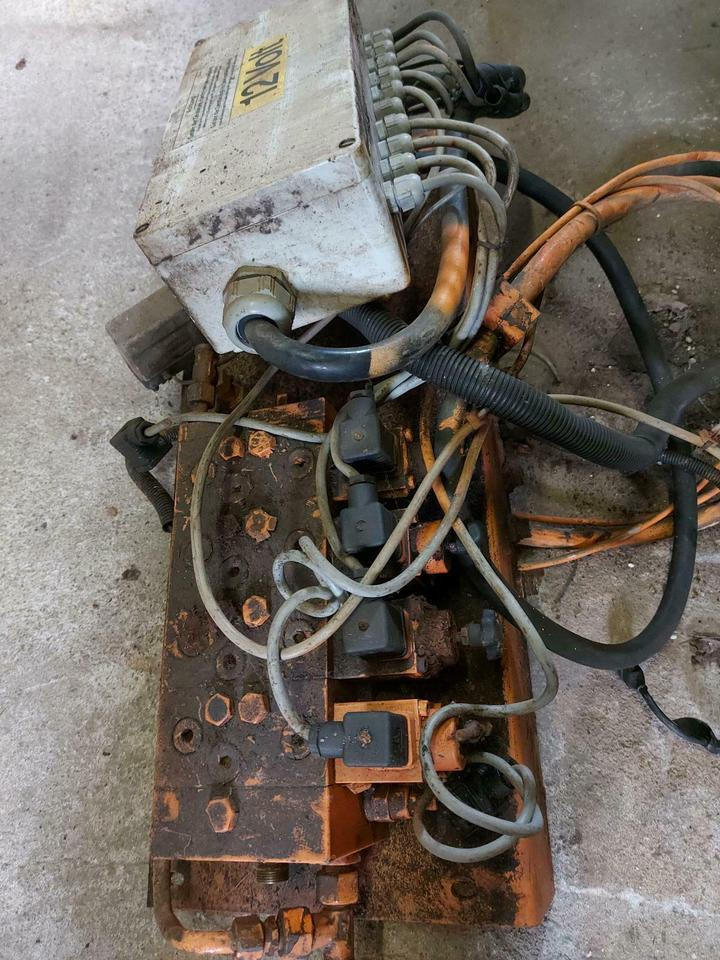 Schmidt Salzstreuer SST DST Hydr. Steuerblock Platine Steuerung - Гидравлический клапан для Коммунальной и специальной техники: фото 2 Schmidt Salzstreuer SST DST Hydr. Steuerblock Platine Steuerung - Гидравлический клапан для Коммунальной и специальной техники: фото 2