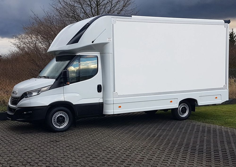 Iveco DAILY KONTENER NISKOPODŁOGOWY 4,43x2,23x2,42 SKLEP KAMPER KONIOWÓZ BAR KLIMA - Фургон с закрытым кузовом: фото 2 Iveco DAILY KONTENER NISKOPODŁOGOWY 4,43x2,23x2,42 SKLEP KAMPER KONIOWÓZ BAR KLIMA - Фургон с закрытым кузовом: фото 2