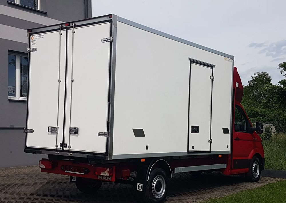 MAN TGE 3.180 8 EP CHŁODNIA AGREGAT 4,20x2,10x2,20 IZOTERMA FUNKCJA GRZANIA KLIMA DMC 3500 KG - Фургон-рефрижератор: фото 4 MAN TGE 3.180 8 EP CHŁODNIA AGREGAT 4,20x2,10x2,20 IZOTERMA FUNKCJA GRZANIA KLIMA DMC 3500 KG - Фургон-рефрижератор: фото 4