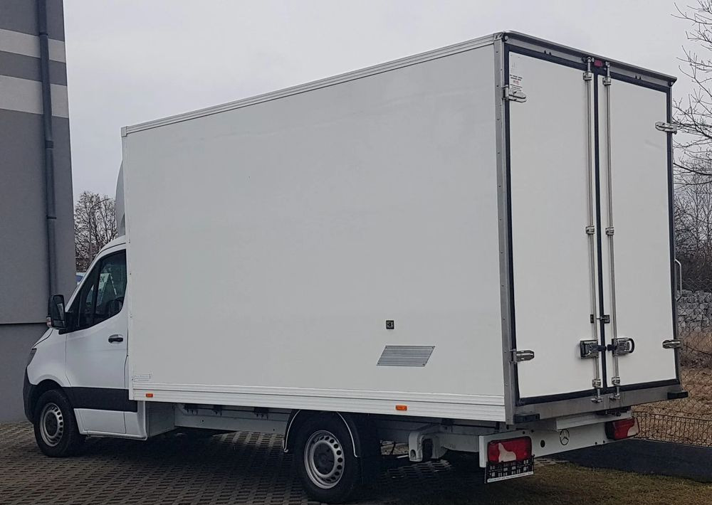 Mercedes-Benz Sprinter CHŁODNIA 8EP IZOTERMA AGREGAT ZANOTTI 4,12x2,15x2,30 KLIMA 314CDI - Фургон-рефрижератор: фото 3 Mercedes-Benz Sprinter CHŁODNIA 8EP IZOTERMA AGREGAT ZANOTTI 4,12x2,15x2,30 KLIMA 314CDI - Фургон-рефрижератор: фото 3