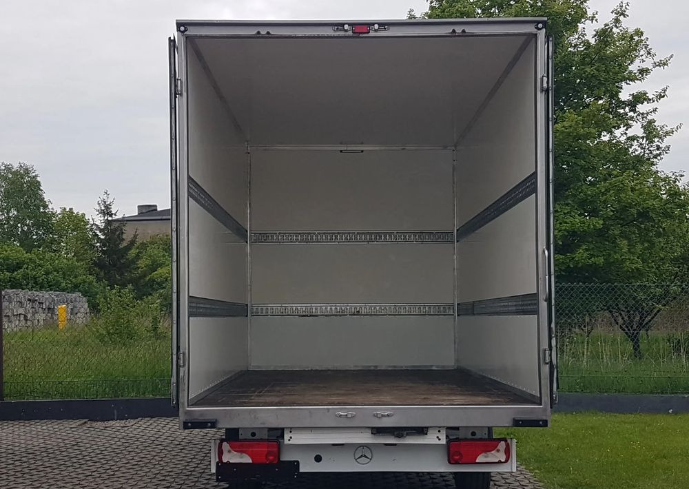 Mercedes-Benz Sprinter KONTENER 8EP 4,12x2,15x2,30 KLIMA 314 CDI MANUAL KRAJOWY AC - Фургон с закрытым кузовом: фото 5 Mercedes-Benz Sprinter KONTENER 8EP 4,12x2,15x2,30 KLIMA 314 CDI MANUAL KRAJOWY AC - Фургон с закрытым кузовом: фото 5