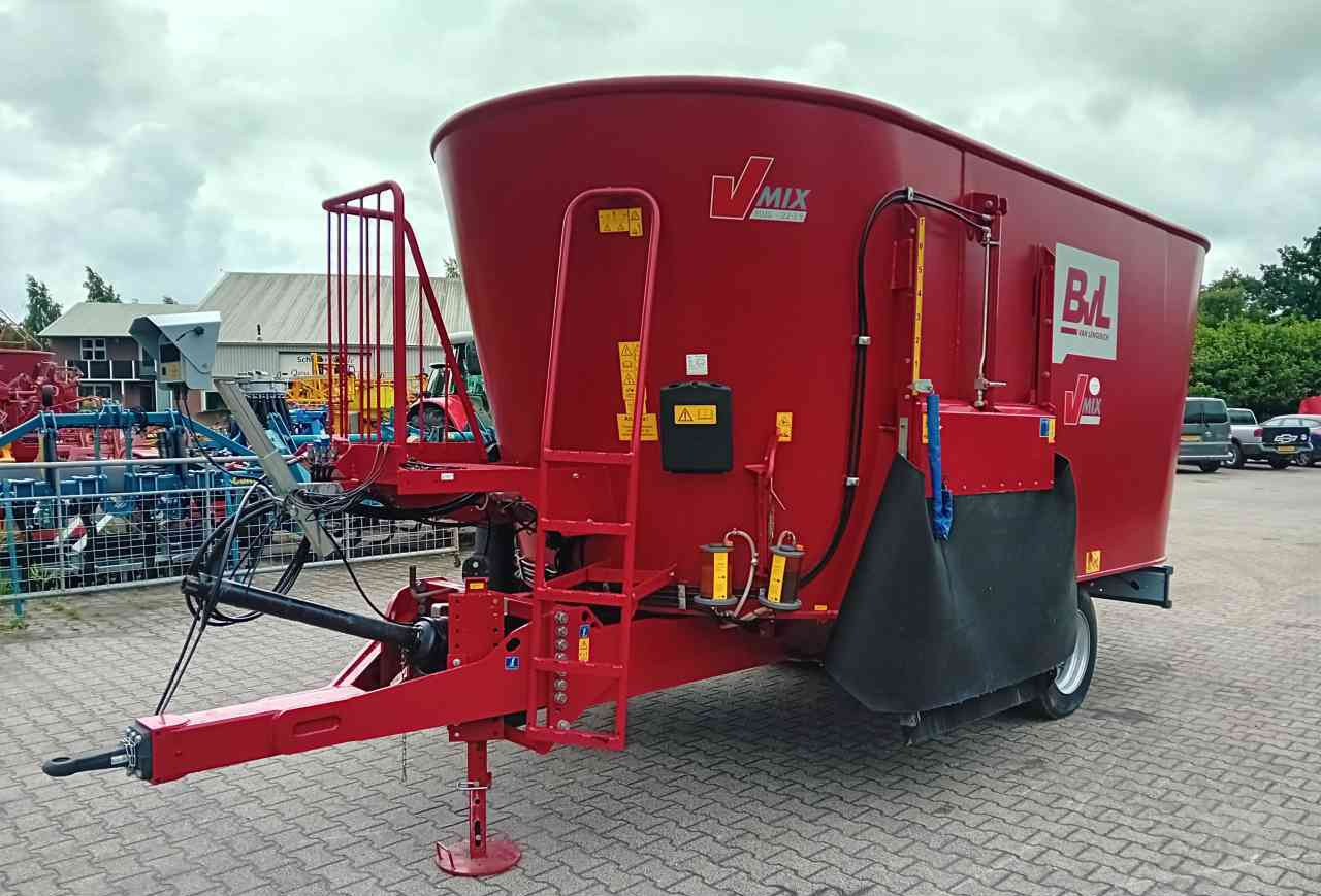 BVL V-Mix Plus 22-2S Voermengwagen Voermachines - Кормораздатчик: фото 1 BVL V-Mix Plus 22-2S Voermengwagen Voermachines - Кормораздатчик: фото 1
