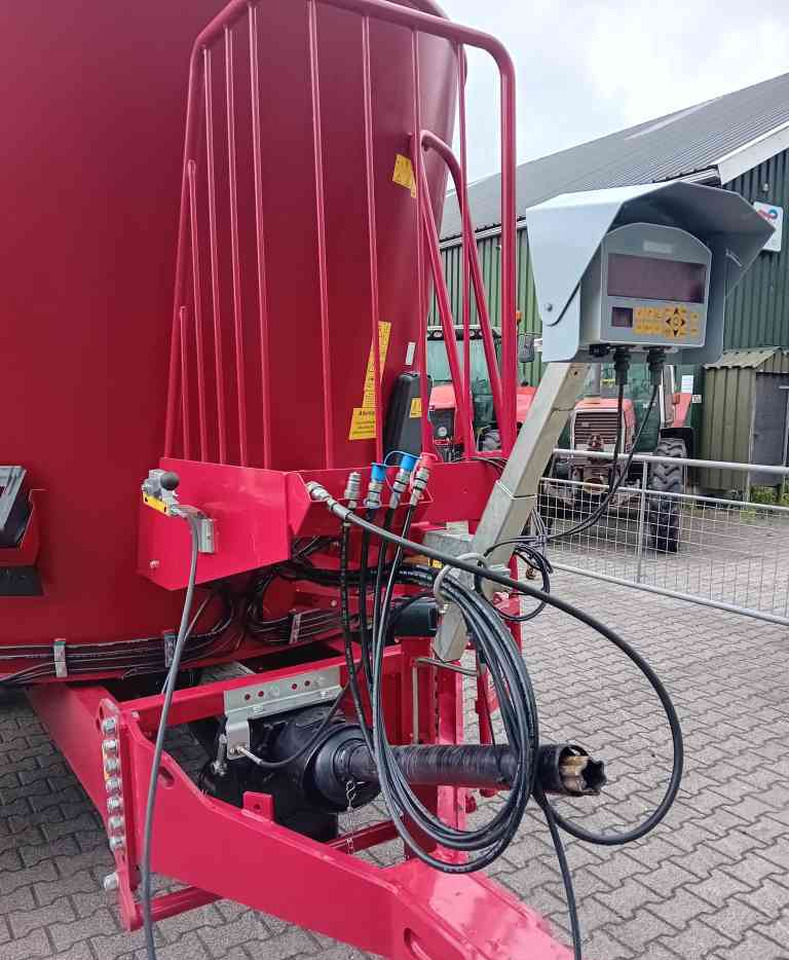 BVL V-Mix Plus 22-2S Voermengwagen Voermachines - Кормораздатчик: фото 4 BVL V-Mix Plus 22-2S Voermengwagen Voermachines - Кормораздатчик: фото 4