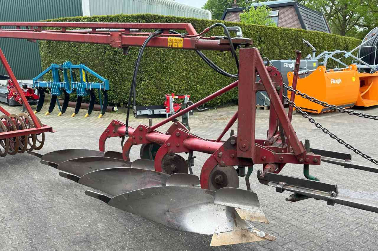 Kverneland 4 schaar ploeg + Evers vorenpakker grondbewerking - Плуг: фото 5 Kverneland 4 schaar ploeg + Evers vorenpakker grondbewerking - Плуг: фото 5