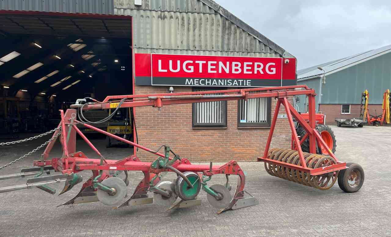 Kverneland 4 schaar ploeg + Evers vorenpakker grondbewerking - Плуг: фото 1 Kverneland 4 schaar ploeg + Evers vorenpakker grondbewerking - Плуг: фото 1