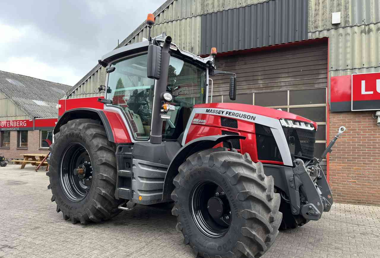 Massey Ferguson 8S.225 Dyna-VT Exclusive Tractoren - Трактор: фото 1 Massey Ferguson 8S.225 Dyna-VT Exclusive Tractoren - Трактор: фото 1