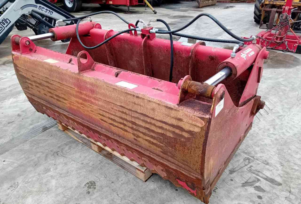 Redrock Allround 85-200 kuilhapper Volvo L30 aansl. voermachines - Техника для силоса: фото 1 Redrock Allround 85-200 kuilhapper Volvo L30 aansl. voermachines - Техника для силоса: фото 1