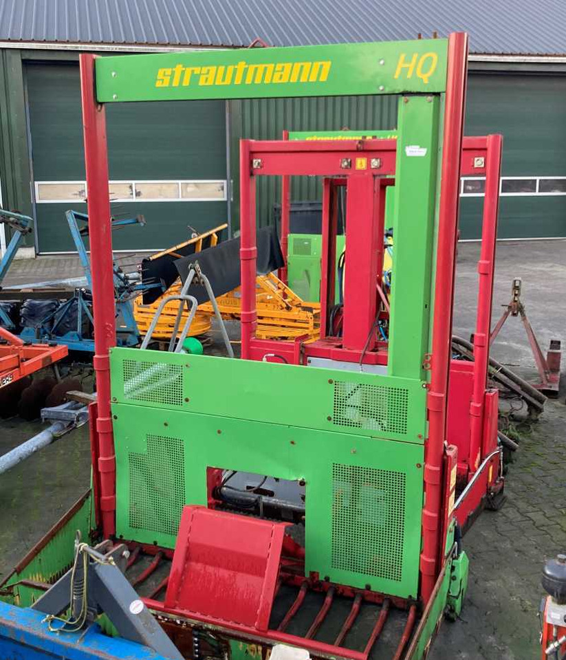 Strautmann HQ 3800 kuilsnijder voermachines - Техника для силоса: фото 1 Strautmann HQ 3800 kuilsnijder voermachines - Техника для силоса: фото 1