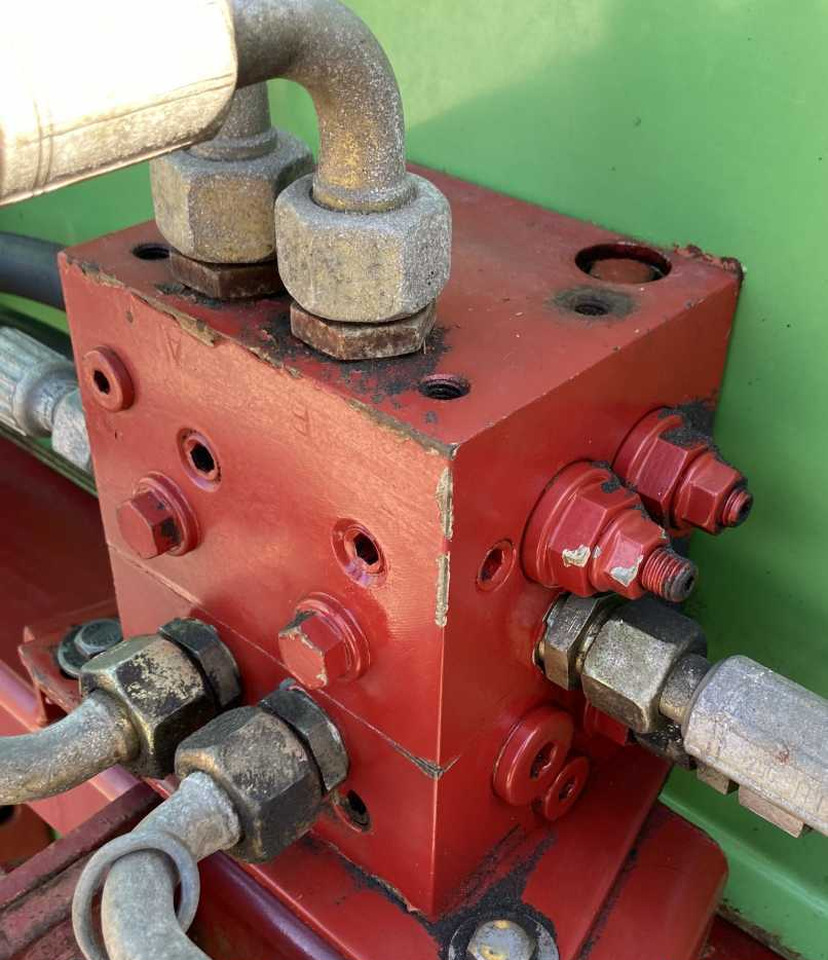 Strautmann Hydrofox HK3 kuilsnijder kuilvoersnijder U snijder voermachines - Техника для силоса: фото 4 Strautmann Hydrofox HK3 kuilsnijder kuilvoersnijder U snijder voermachines - Техника для силоса: фото 4