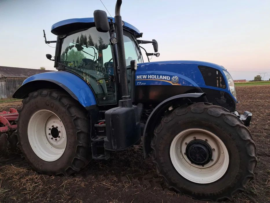 Ciągnik New Holland T7 200 RANGE COMMAND - Трактор: фото 1 Ciągnik New Holland T7 200 RANGE COMMAND - Трактор: фото 1