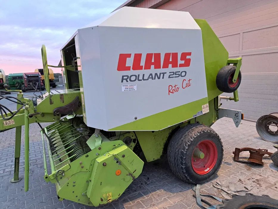 PRASA ROLUJĄCA CLAAS ROLLANT 250 RC 255 - Пресс-подборщик рулонный: фото 1 PRASA ROLUJĄCA CLAAS ROLLANT 250 RC 255 - Пресс-подборщик рулонный: фото 1