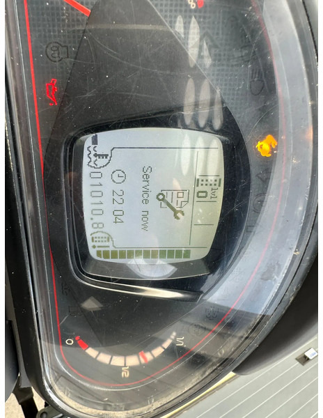 Гусеничный мини-погрузчик Giant G2700HD+: фото 17 Гусеничный мини-погрузчик Giant G2700HD+: фото 17