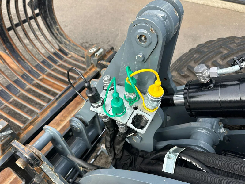 Гусеничный мини-погрузчик Giant G2700HD+: фото 13 Гусеничный мини-погрузчик Giant G2700HD+: фото 13