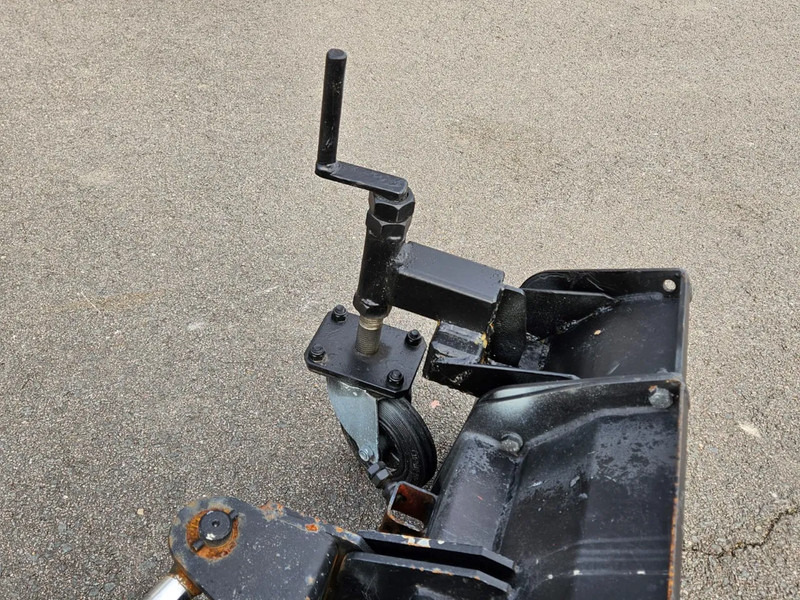 Навесное оборудование для Сельскохозяйственной техники Avant Dozerblad / Sneeuwschuif: фото 10 Навесное оборудование для Сельскохозяйственной техники Avant Dozerblad / Sneeuwschuif: фото 10