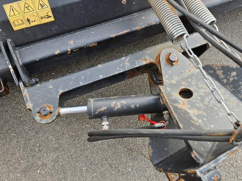 Навесное оборудование для Сельскохозяйственной техники Avant Dozerblad / Sneeuwschuif: фото 11 Навесное оборудование для Сельскохозяйственной техники Avant Dozerblad / Sneeuwschuif: фото 11