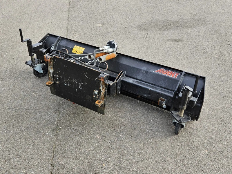 Навесное оборудование для Сельскохозяйственной техники Avant Dozerblad / Sneeuwschuif: фото 7 Навесное оборудование для Сельскохозяйственной техники Avant Dozerblad / Sneeuwschuif: фото 7