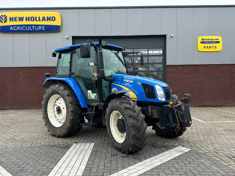 New Holland T5050 Hi-Lo Powershuttle - Трактор: фото 1 New Holland T5050 Hi-Lo Powershuttle - Трактор: фото 1